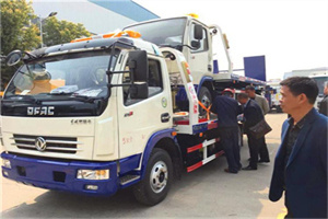 江汉汽车道路救援拖车价格